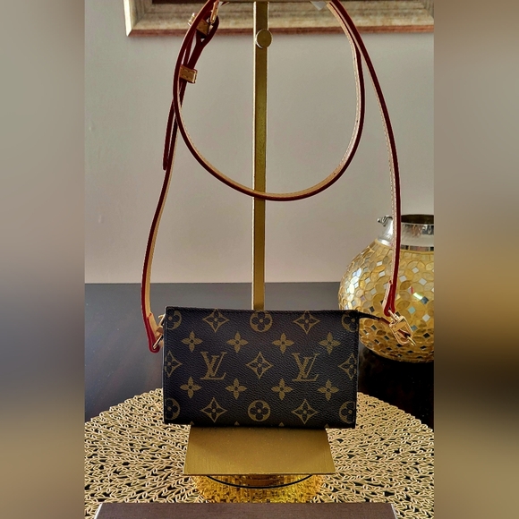 Authentic Louis Vuitton Monogram Pouch!!! - Picture 15 of 15